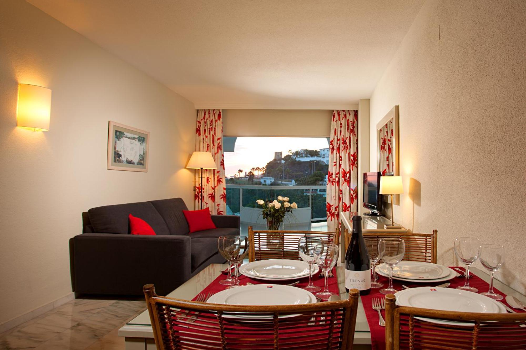 Two-Bedroom Apartment with Terrace (5 Adults),704589511:JPEG